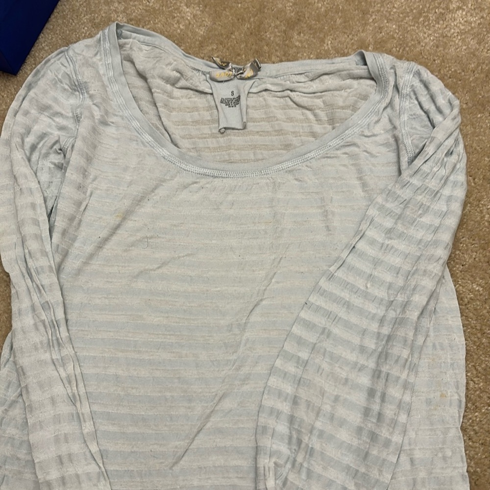 Long sleeve stripe light gray top